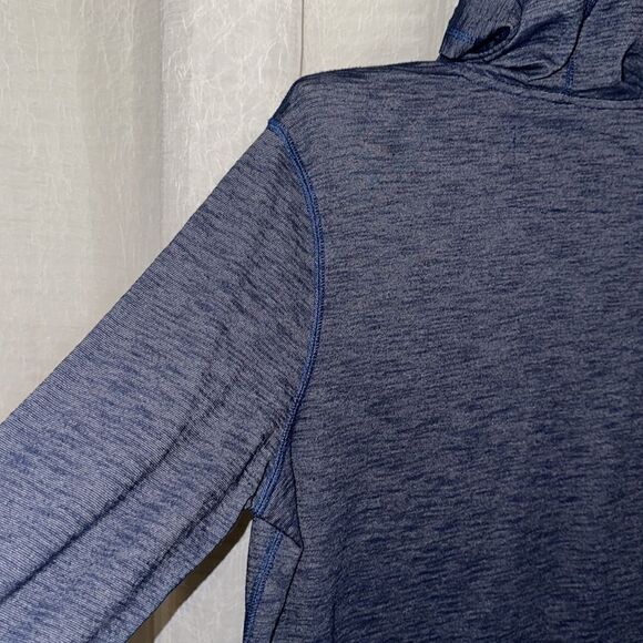 Guess M Hooded Long Sleeve Heathered Blue Chambray Trim Tee Henley - Picture 10 of 13